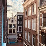 Amsterdam Central Guest House 3*