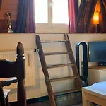 Amsterdam Central Guest House ゲストハウス アムステルダム