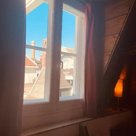 בית הארחה Amsterdam Central Guest House 3*