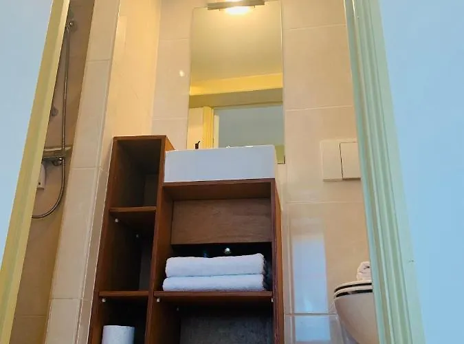 Amsterdam Central Guest House ゲストハウス 3*