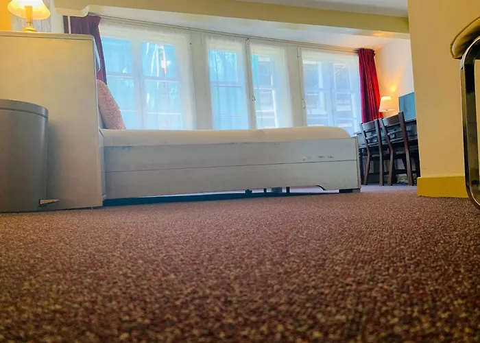 Amsterdam Central Guest House ゲストハウス アムステルダム