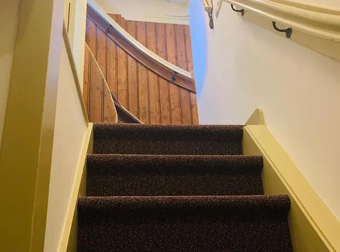 Amsterdam Central Guest House 3*