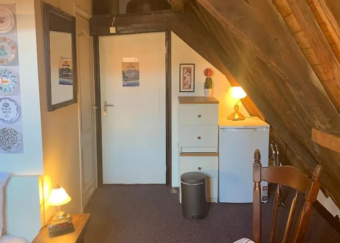 Amsterdam Central Guest House ゲストハウス